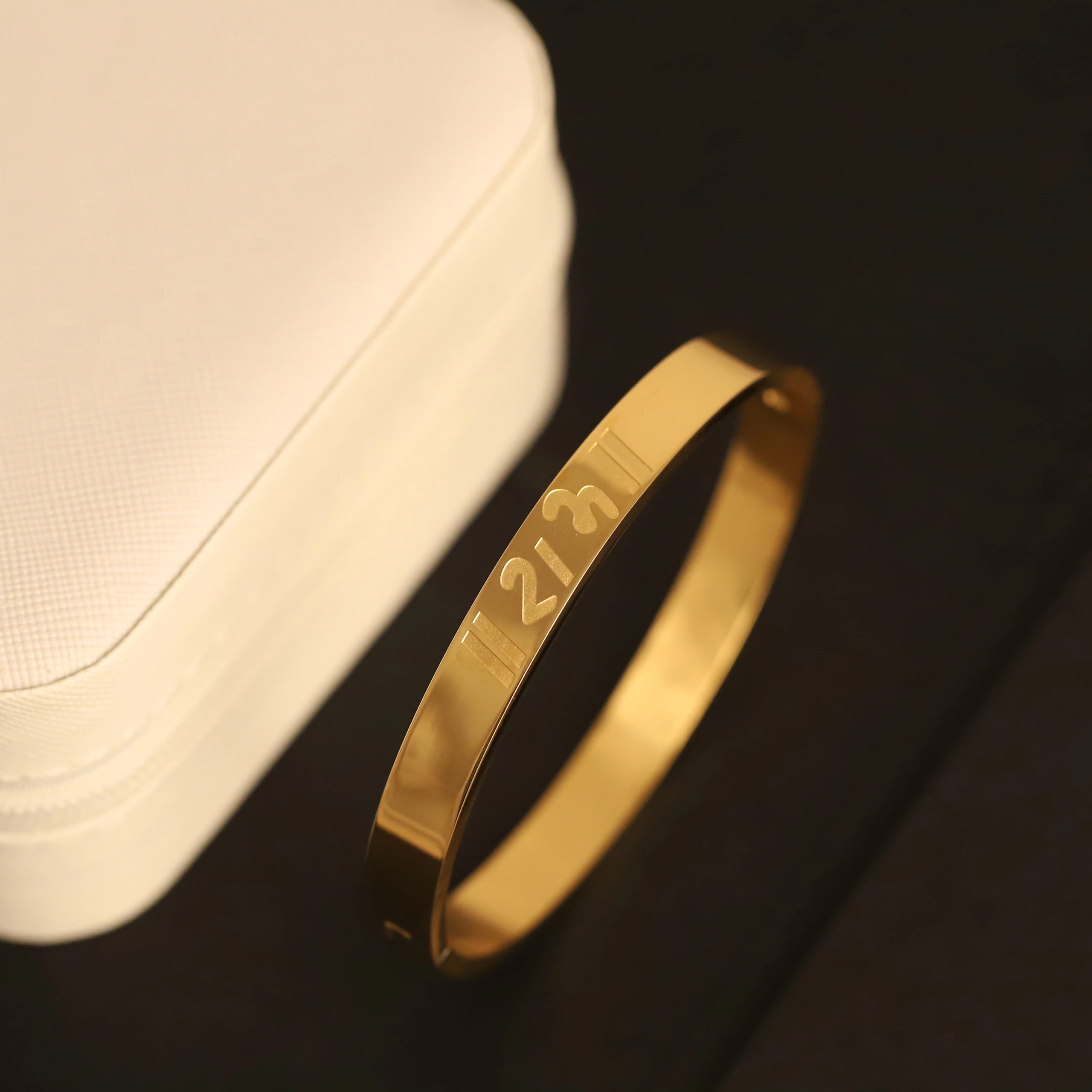 men gold bangle