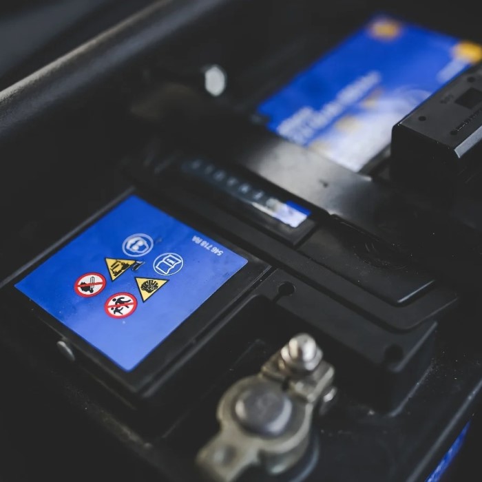 how to check car battery