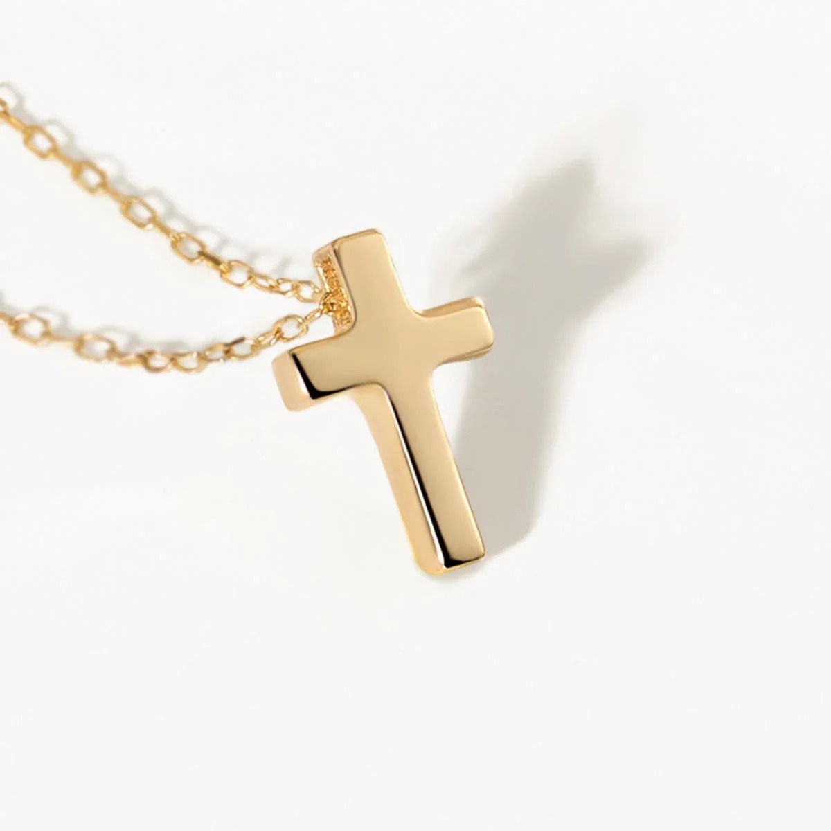 gold chain with pendant