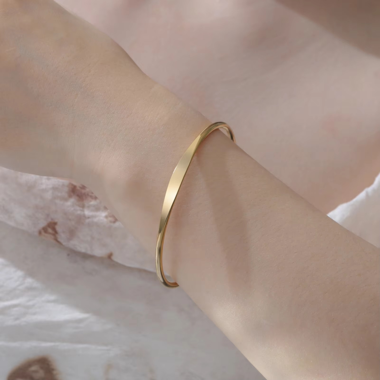 plain gold bangle