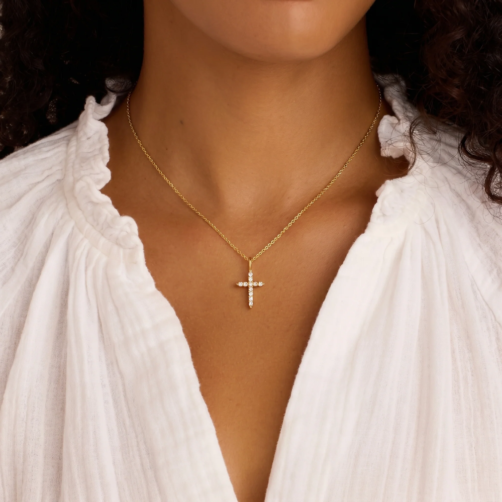 Pendants for Women: Find a Design That Reflects Your Story