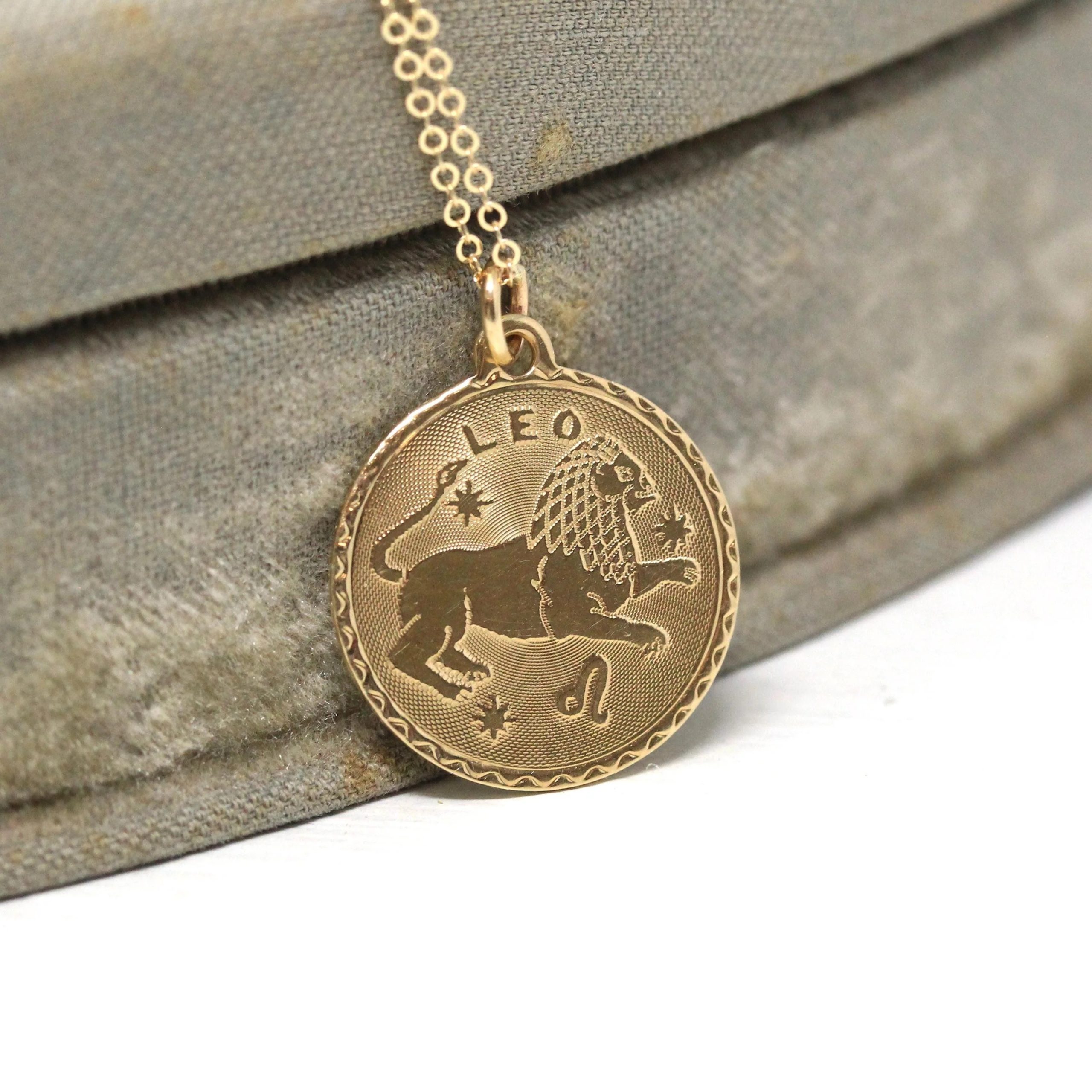 gold lion pendant