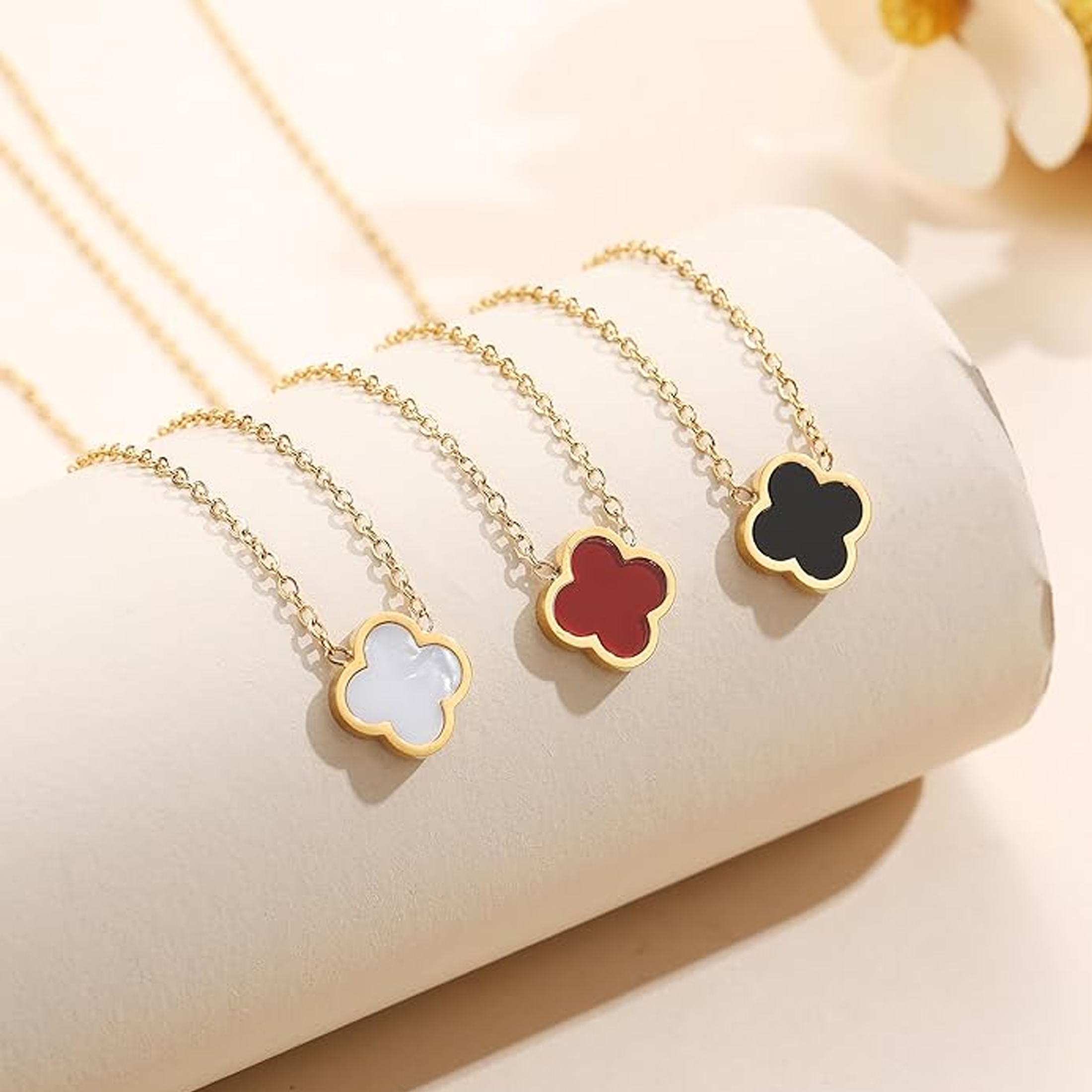 clover pendant