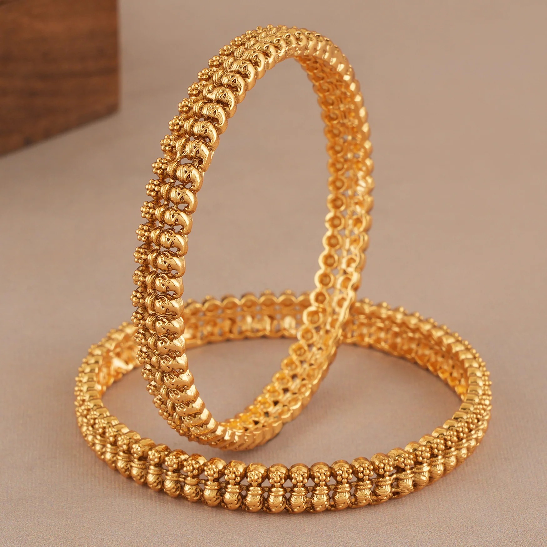plain gold bangle